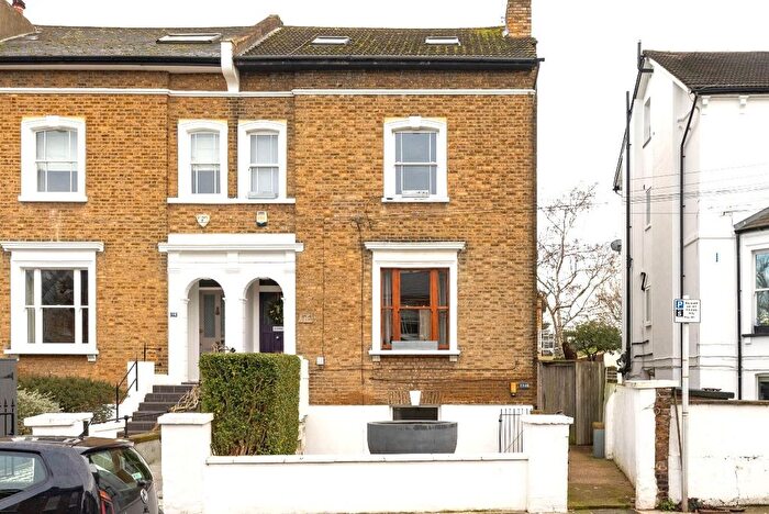 1 Bedroom Flat For Sale In Amyand Park Road, St Margarets, Twickenham, TW1