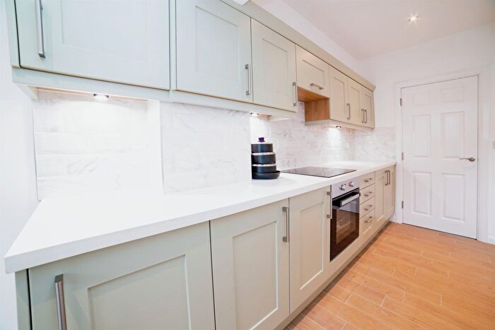3 Bedroom Terraced House For Sale In Broxtowe Drive, Mansfield, NG18