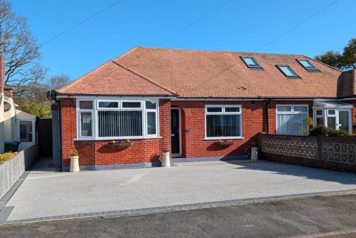 2 Bedroom Semi-Detached Bungalow For Sale In Eastfield Avenue, Fareham, PO14