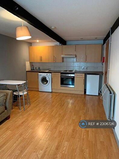 2 Bedroom Flat To Rent In Lammas Street, Carmarthen, SA31