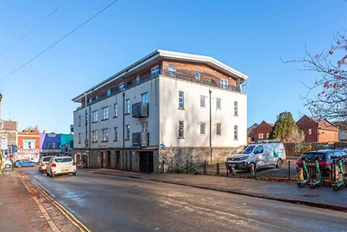 2 Bedroom Flat For Sale In Avonvale Road | Redfield, BS5