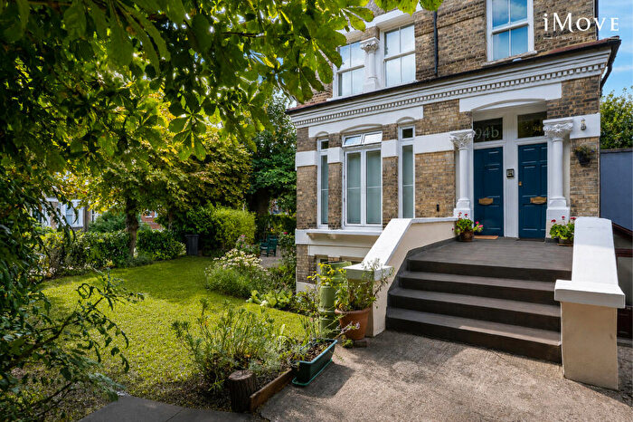 2 Bedroom Flat For Sale In Belvedere Road, London, SE19