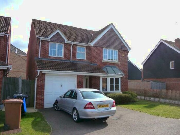 4 Bedroom Detached House To Rent In Lavender Close, Hatfield, AL10