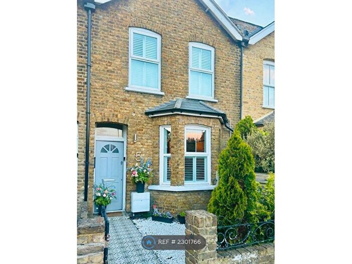 2 Bedroom Terraced House To Rent In Beverley Cottages, London, SW15
