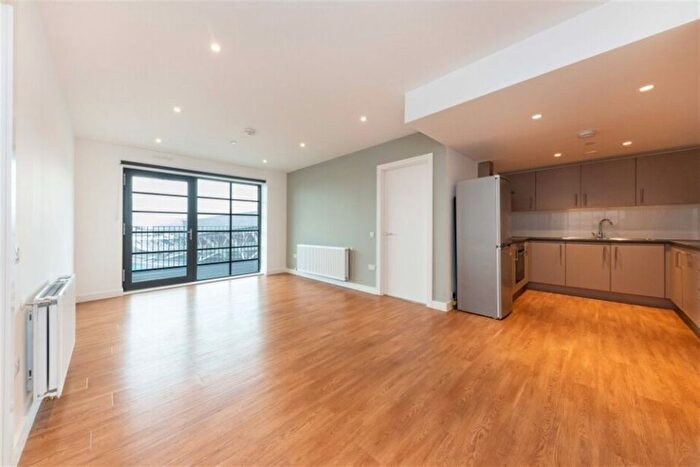 2 Bedroom Flat To Rent In Southway, Wembley, HA9