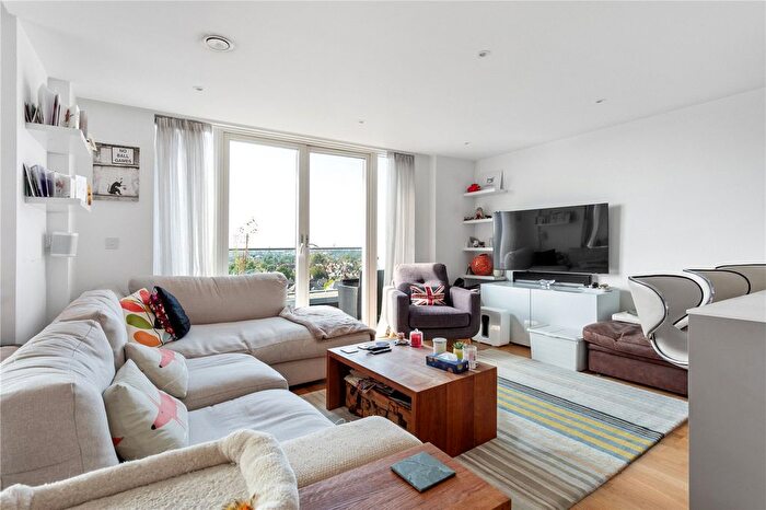 3 Bedroom Flat To Rent In Gaumont Place, London, SW2