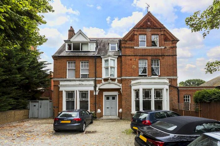2 Bedroom Flat To Rent In Park Hill, London, W5