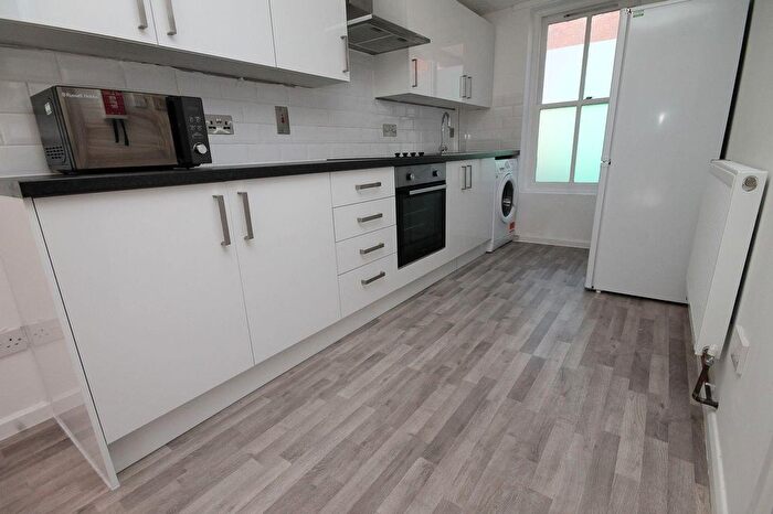 5 Bedroom End Of Terrace House To Rent In High Street St. Gregorys, Canterbury, CT1