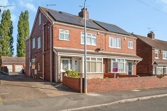 4 Bedroom Semi-Detached House For Sale In Hampton Road, Scunthorpe, DN16