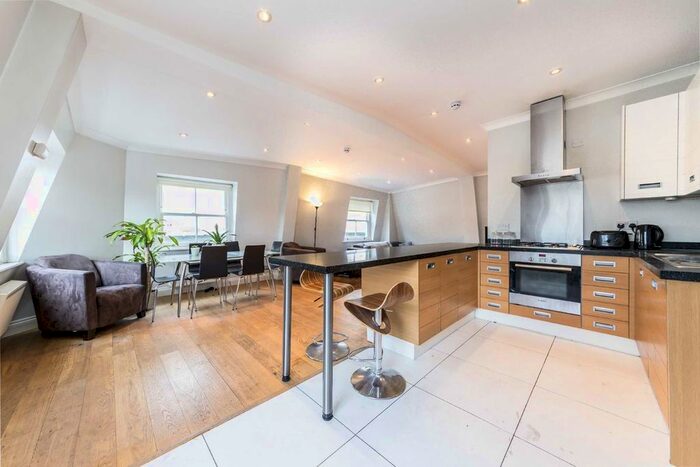 3 Bedroom Flat To Rent In King Street, London, W6