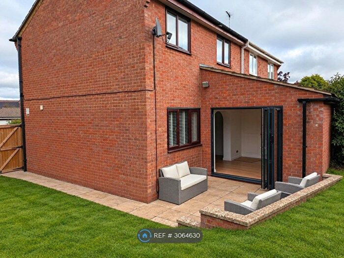 3 Bedroom Semi-Detached House To Rent In Duxford Close, Melksham, SN12