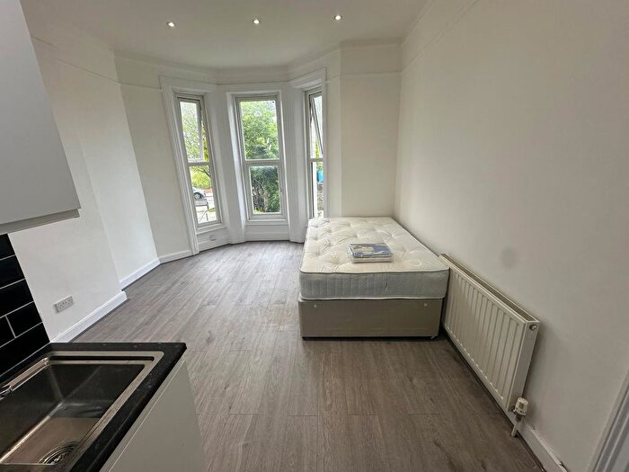 Studio To Rent In Mill Lane, Kilburn, London, NW6