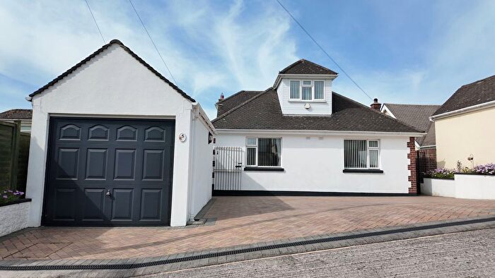 4 Bedroom Bungalow For Sale In St. Lukes Road, Newton Abbot, TQ12