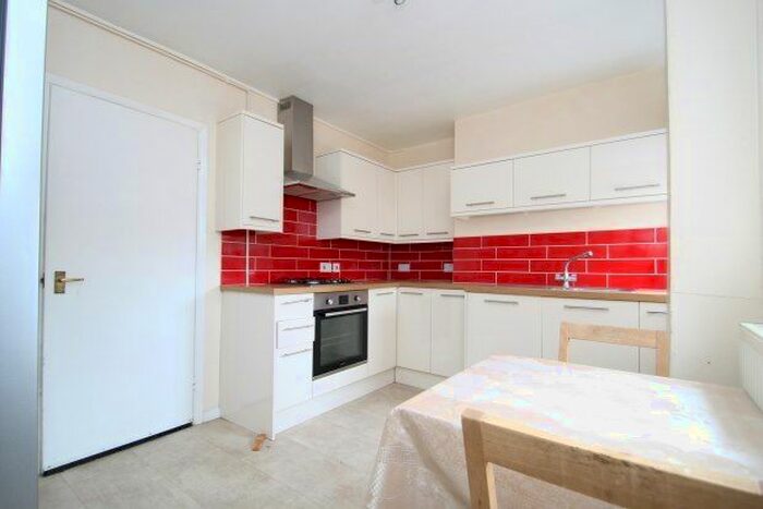 2 Bedroom Flat To Rent In Southend Road, Beckenham, BR3