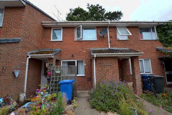 1 Bedroom Ground Maisonette To Rent In Dawn Redwood Close, Horton, SL3