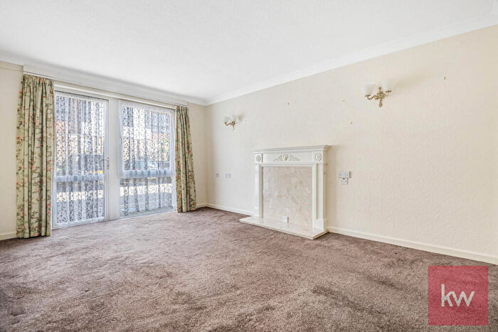1 Bedroom Flat For Sale In Swanbrook Court, Maidenhead, SL6