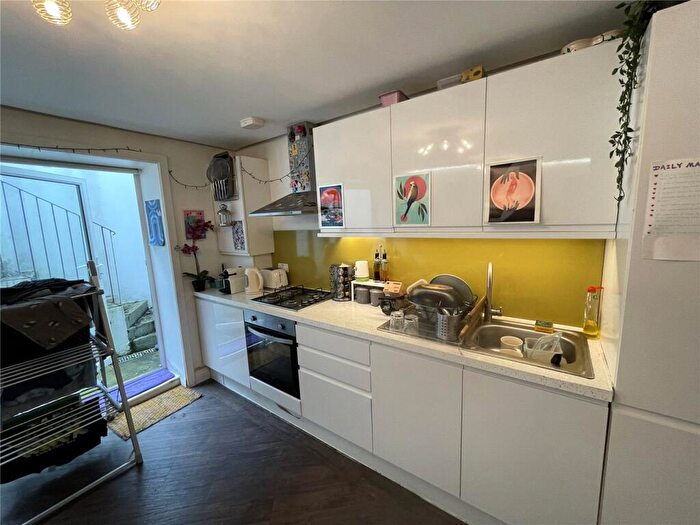 2 Bedroom Apartment To Rent In Courthill Road, Lewisham, London, SE13