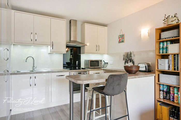 2 Bedroom Flat For Sale In Deals Gateway, London, SE13