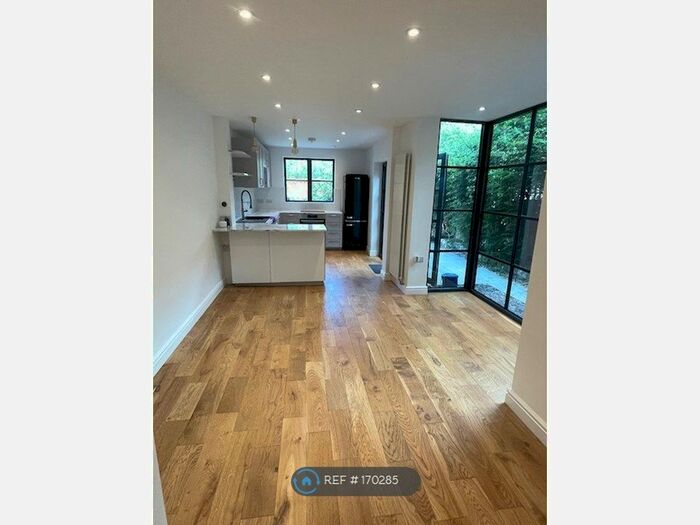 2 Bedroom Semi-Detached House To Rent In Malvern Road, London, E8