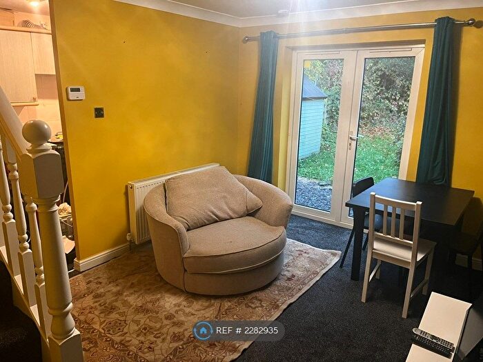 1 Bedroom Semi-Detached House To Rent In Brambling Mews, Morley, Leeds, LS27