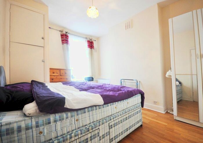 2 Bedroom Flat To Rent In Portnall Road, London, W9