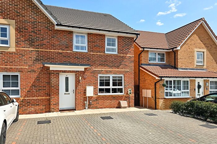 3 Bedroom Semi-Detached House To Rent In Meadow Place, Harrogate, HG1