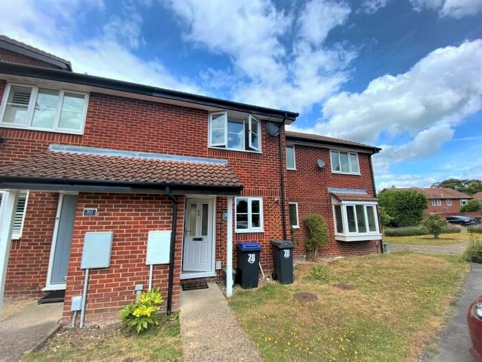 2 Bedroom Property To Rent In Cheylesmore Drive, Frimley, Camberley, GU16
