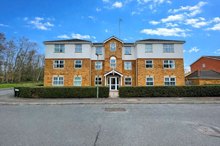 2 Bedroom Flat For Sale In Vickers Road, Ash Vale, Surrey, GU12