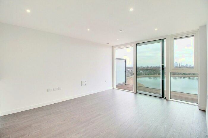 2 Bedroom Apartment To Rent In Skylark Point, Newnton Close, London, N4