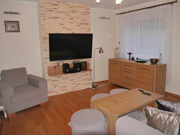 3 Bedroom Flat To Rent In Selsdon Park Road, South Croydon, CR2