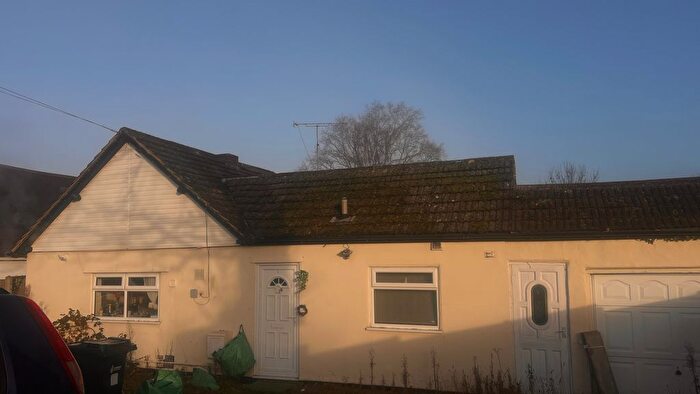3 Bedroom Bungalow To Rent In Wokingham Road, Reading, RG6