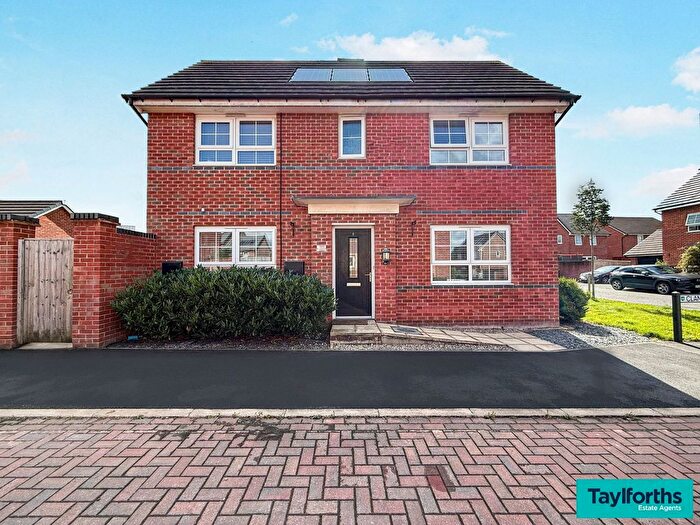 3 Bedroom Semi-Detached House For Sale In Clansman Road, Preston, PR2