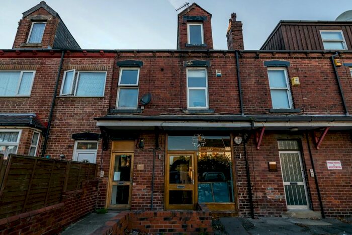 1 Bedroom Apartment To Rent In Flat, A Lidgett Lane, Garforth, Leeds, LS25