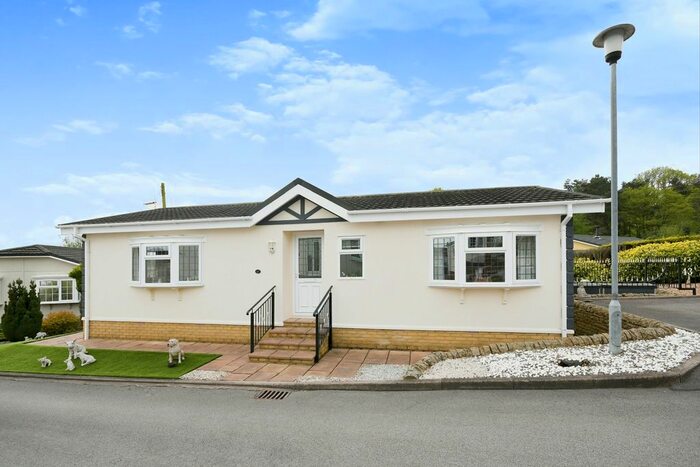 2 Bedroom Property For Sale In Brookfield Park, Mill Lane, Old Tupton, Chesterfield, S42