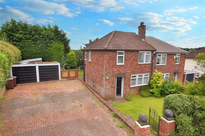 3 Bedroom Semi-Detached House For Sale In The Dale, Aberford, Leeds, West Yorkshire, LS25