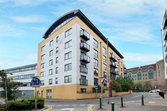 2 Bedroom Flat To Rent In Queens Gate, Lord Street, Watford, Hertfordshire, WD17