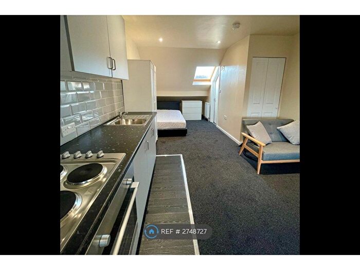 1 Bedroom Flat To Rent In Landseer Avenue, Leeds, LS13