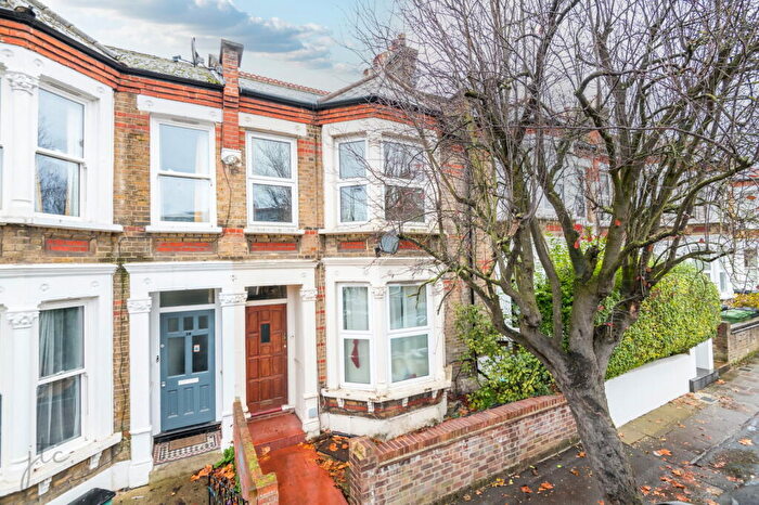2 Bedroom Flat To Rent In Aspinall Road, London, SE4