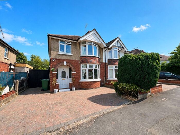 3 Bedroom Semi Detached House For Sale In Grasmere Road, Longlevens, GL2