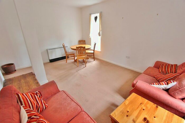 1 Bedroom Flat To Rent In Kingswood, Sheffield S6