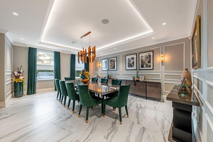 6 Bedroom Detached House To Rent In The Drive, Rickmansworth, WD3