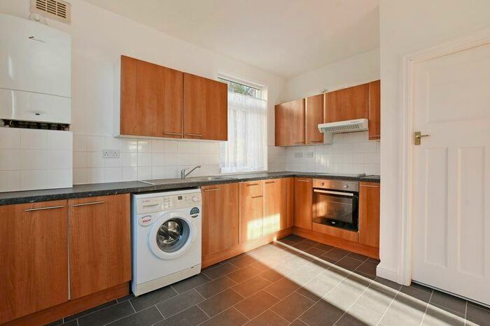 3 Bedroom Semi-Detached House To Rent In Studfield Road, Sheffield, S6