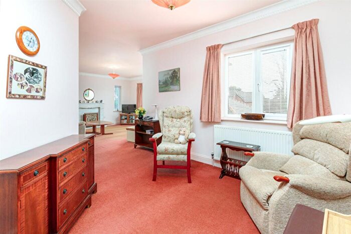 2 Bedroom Apartment For Sale In Redwood Court, Llanishen, Cardiff, CF14