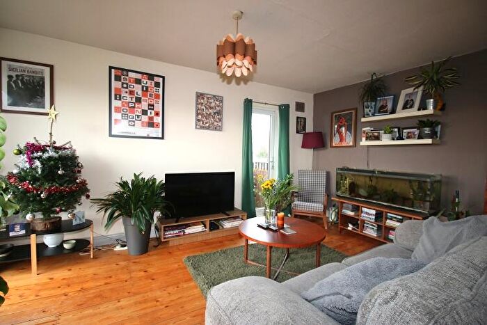 2 Bedroom Flat For Sale In Meadow Court Chorlton, M21