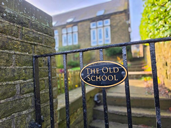 2 Bedroom End Terrace House For Sale In Green Moor Road, Wortley, Sheffield, S35