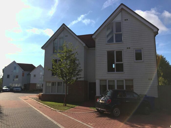 4 Bedroom Property To Rent In Hop Pickers Close, Nr Faversham, ME13