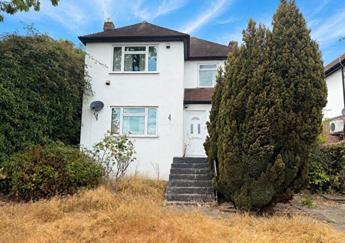 3 Bedroom Detached House For Sale In Mount Lee, Egham, Surrey, TW20