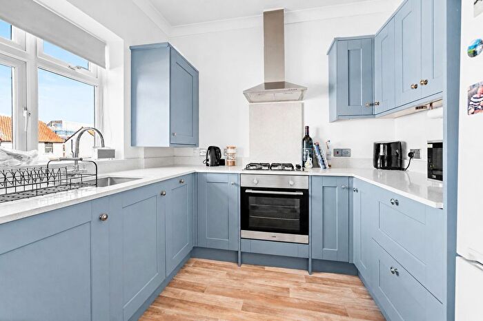 2 Bedroom Flat For Sale In Ashcombe Close, Ashford, TW15