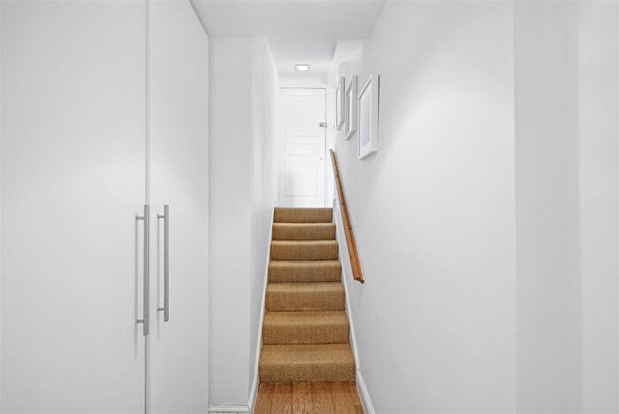 1 Bedroom Flat For Sale In Forburg Road, Stoke Newington, N16