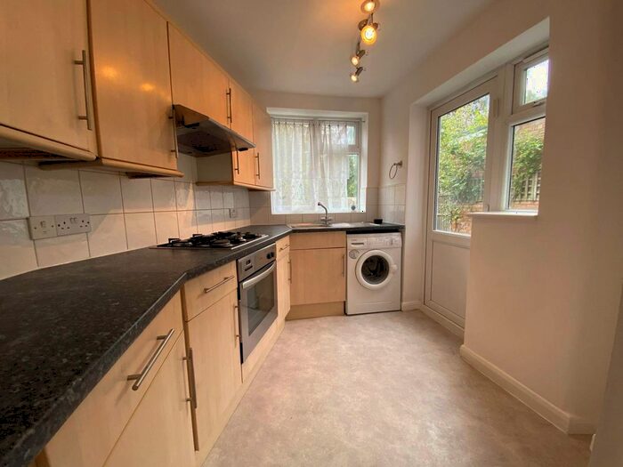 3 Bedroom Flat To Rent In Bush Grove, Stanmore, HA7